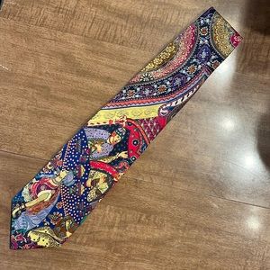 Gorgeous silk Brioni tie